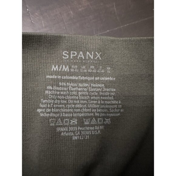 Spanx Look at Me Now Seamless Leggings - FL3515 - Green Camo - Medium - Picture 4 of 4